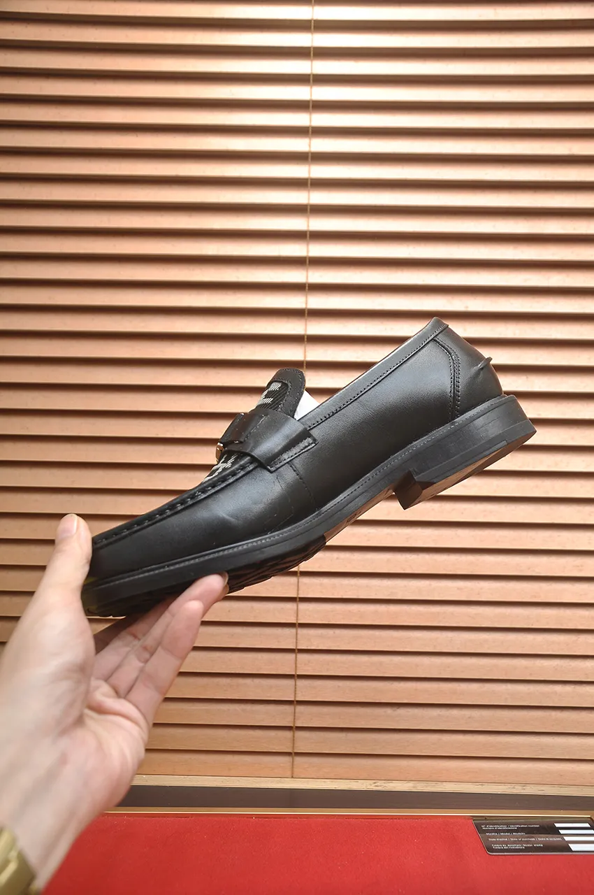 Men's shoes 💰500💶 [FENDI] The latest high-end men's shoes in Hong Kong! Original quality. The upper is made of imported cowhide material and cowhide lining! Super comfortable on the foot, original wear-resistant outsole, luxurious, fashionable, casual and versatile! Size: 38-45 (45 customized)